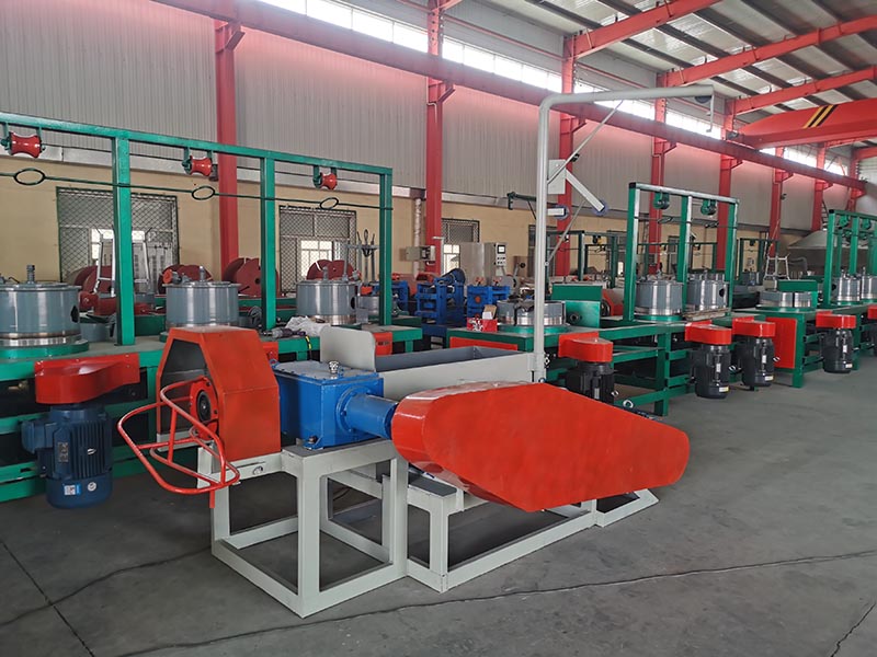 300型象鼻子收線高速水箱拔絲機(jī)組 300型象鼻子收線高速水箱拔絲機(jī)組